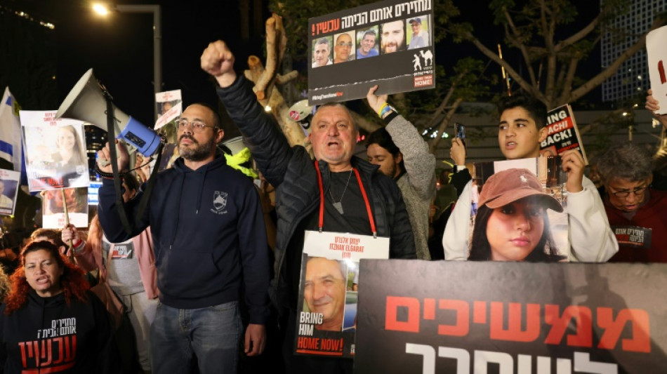 Israel quer 'manter press&atilde;o militar' apesar de indigna&ccedil;&atilde;o por morte de ref&eacute;ns