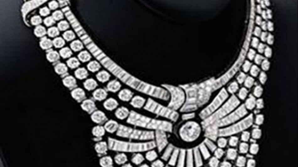 A Vienna rubato il collier della regina d'Egitto, caccia ai ladri