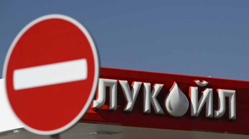 Le p&eacute;trolier russe Lukoil va c&eacute;der ses actifs &eacute;trangers face aux sanctions am&eacute;ricaines