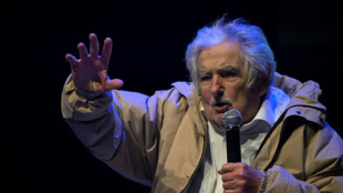 Mujica 'est&aacute; bem' ap&oacute;s radioterapia, diz m&eacute;dica do ex-presidente uruguaio