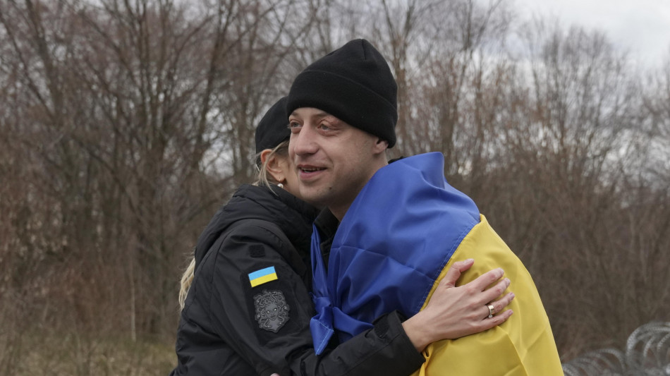 Media, 'domani scambio di 500 prigionieri Russia-Ucraina'