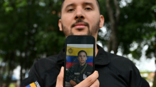 Desertores pedem novo comando militar para mudan&ccedil;a real na Venezuela