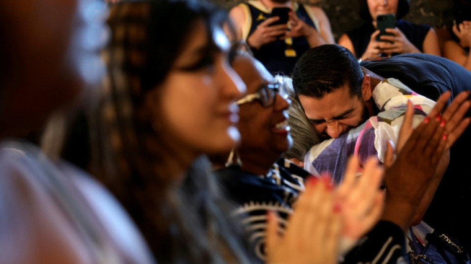 Les primaires dans le Michigan ont d&eacute;but&eacute;, &agrave; un moment charni&egrave;re pour les d&eacute;mocrates am&eacute;ricains