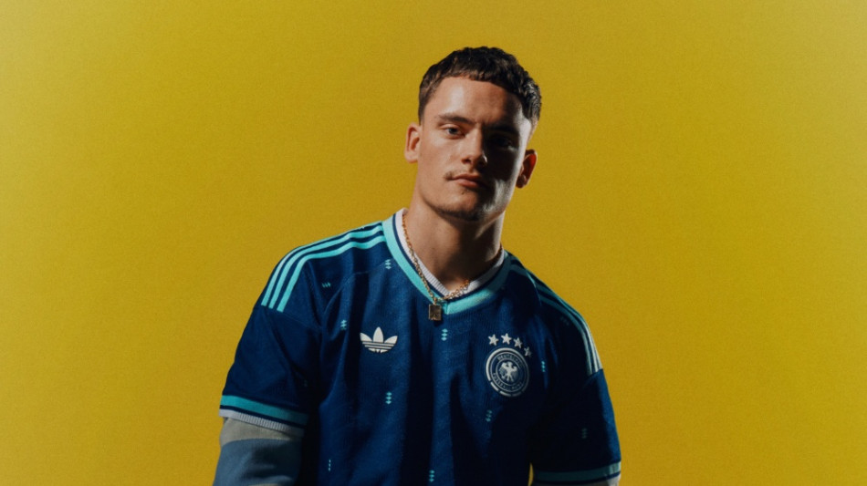 DFB-Team in Tiefblau: Adidas pr&auml;sentiert WM-Ausw&auml;rtstrikot