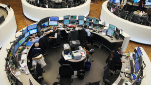Borsa: l'Europa positiva con i tecnologici, lo spread &egrave; stabile