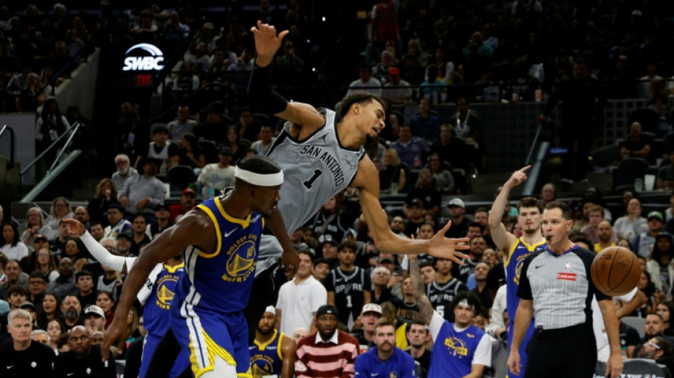 NBA: élongation au mollet gauche pour Wembanyama, qui devrait manquer plusieurs semaines