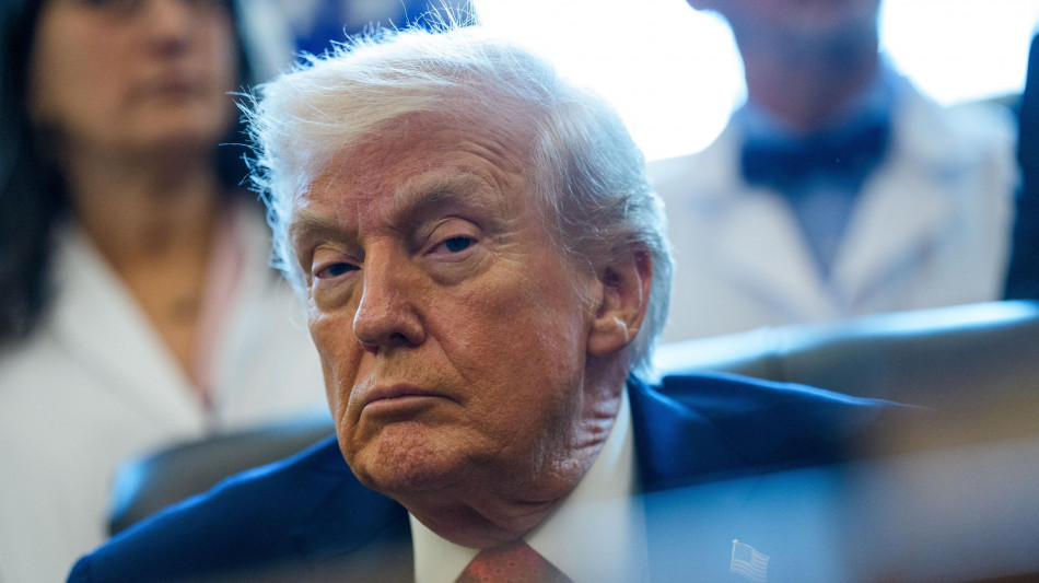 Trump, abbiamo colpito l'Isis con una 'fortissima rappresaglia' in Siria