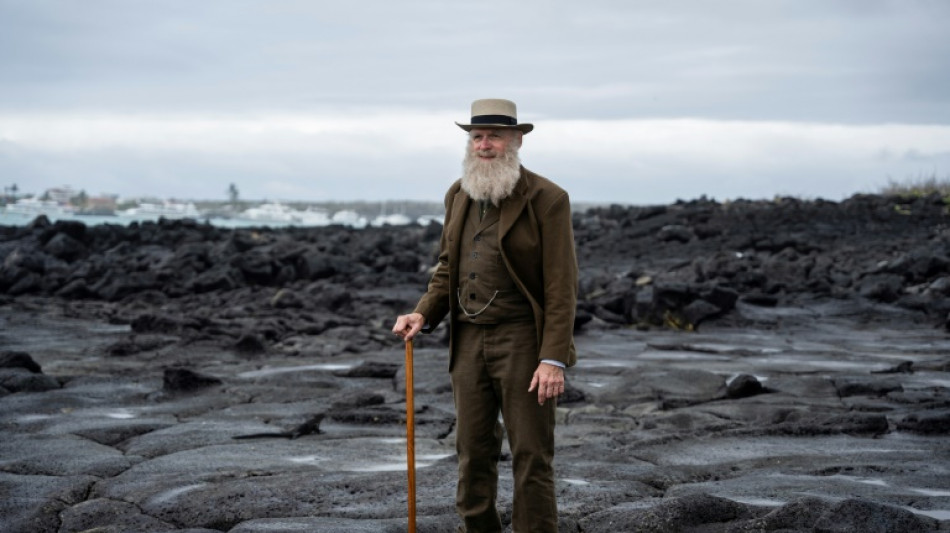 Charles Darwin revient aux Galapagos sous les traits d'un biologiste am&eacute;ricain