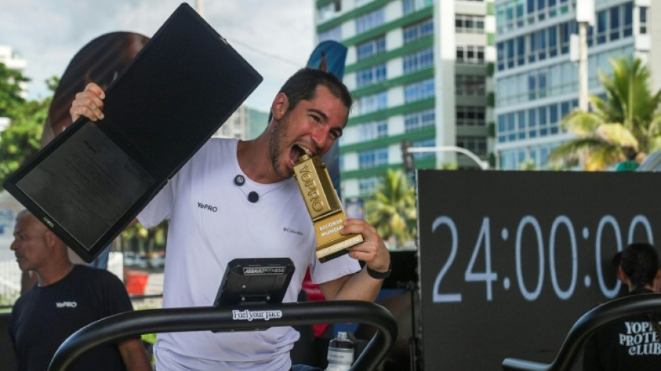 Brasileiro bate recorde mundial ao correr 188 km em esteira por 24 horas