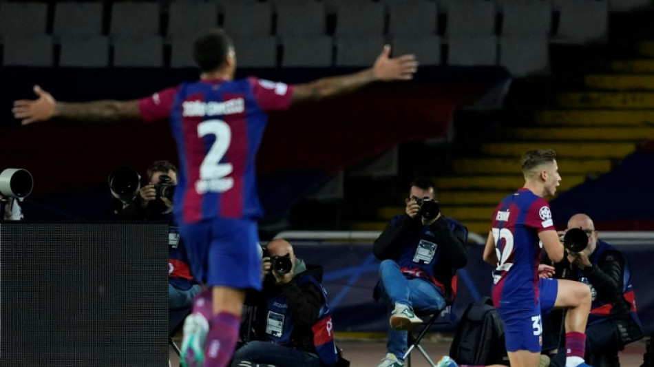 Lopez runs show as Barca beat Shakhtar to keep perfect record