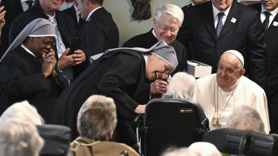 El papa reafirma que la Iglesia debe pedir "perd&oacute;n" por las agresiones sexuales a menores