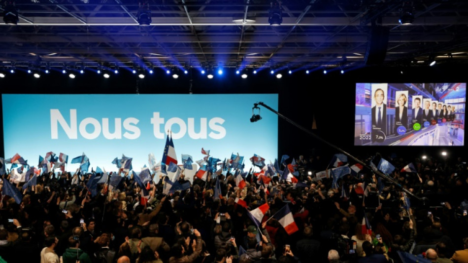 Liesse et immense soulagement dans le camp Macron, qui explose de joie &agrave; 20H00