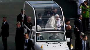 El papa Francisco celebra primera gran misa en Canad&aacute;