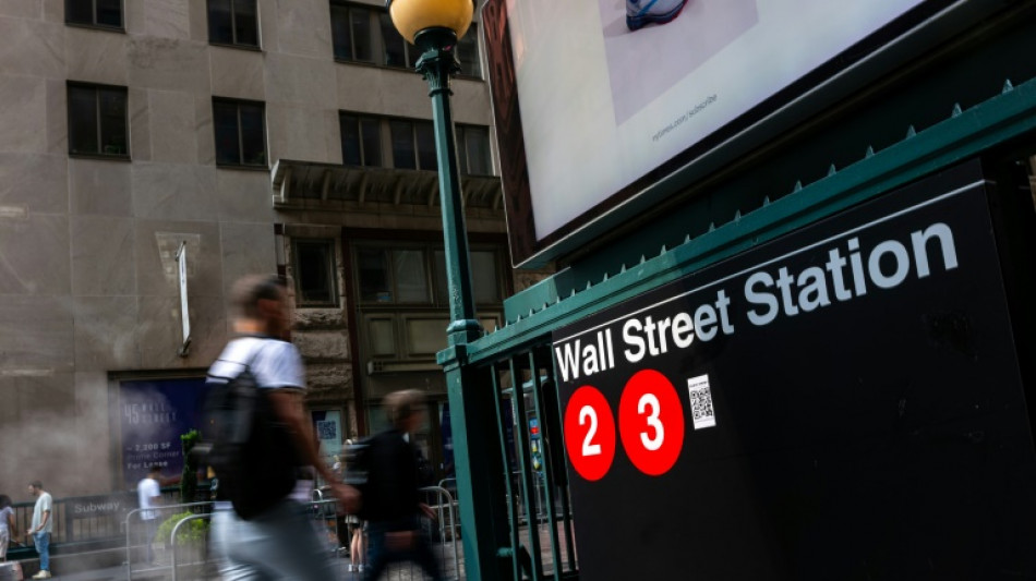 Wall Street ouvre proche de l'&eacute;quilibre; l'emploi se d&eacute;grade, mais mod&eacute;r&eacute;ment