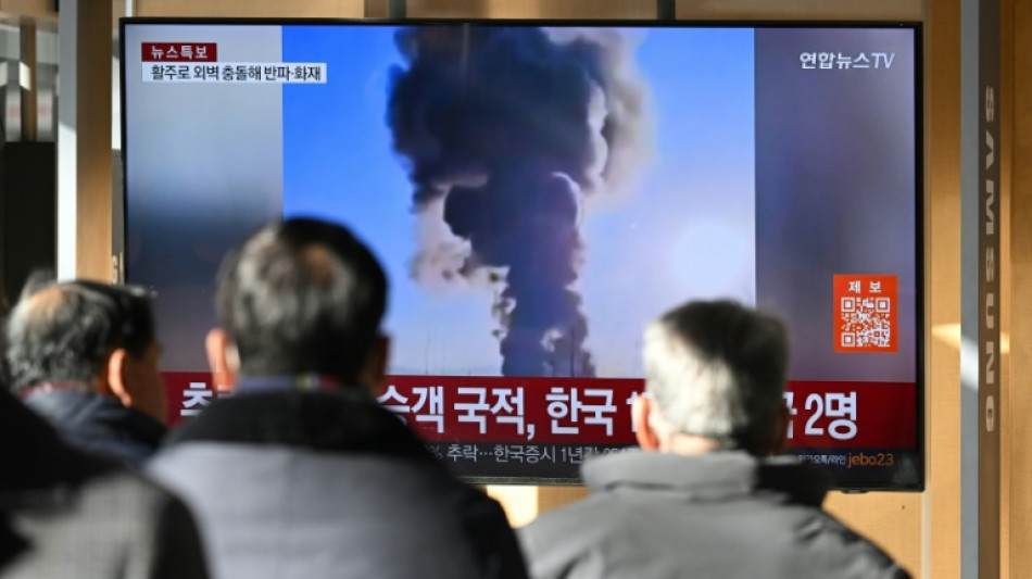 Al menos 120 personas mueren en un accidente a&eacute;reo en Corea del Sur
