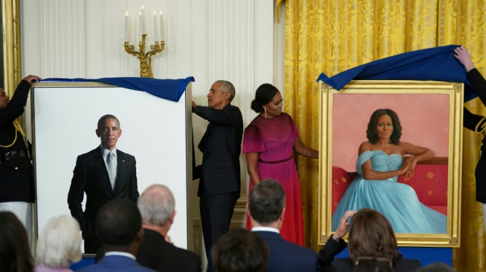 Barack und Michelle Obama haben Portr&auml;ts im Wei&szlig;en Haus enth&uuml;llt
