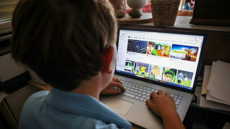 Online-Sicherheit f&uuml;r Jugendliche: Plattformbetreiber im Fokus