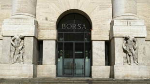 Borsa: Milano chiude a +0,32%, in luce Mps e Mediobanca