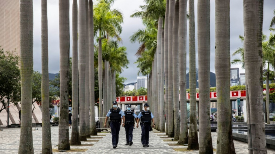 La polic&iacute;a de Hong Kong detiene a 6.400 personas en una operaci&oacute;n contra la mafia china