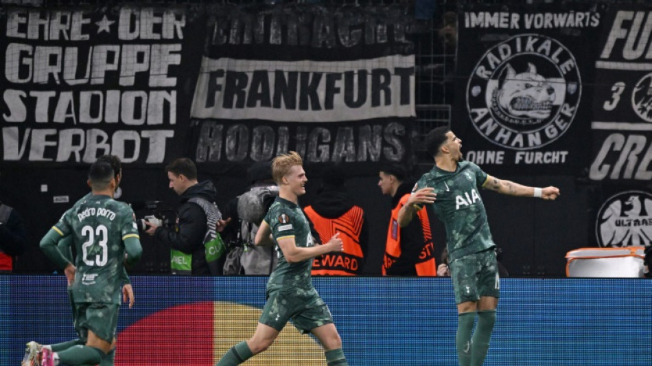 Solanke penalty sends Spurs to Europa League semis