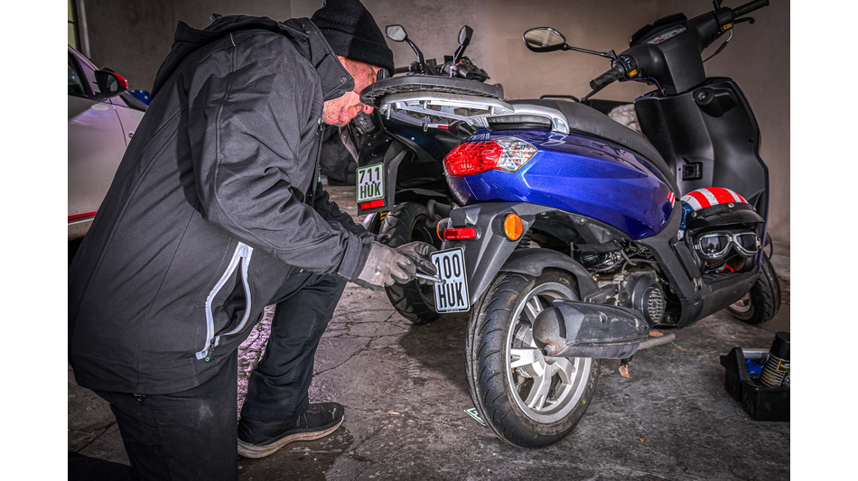 Mopeds, E-Scooter und S-Pedelecs brauchen neues Versicherungskennzeichen